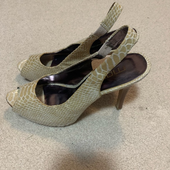 Moda women’s open toe shoes - Picture 2 of 3